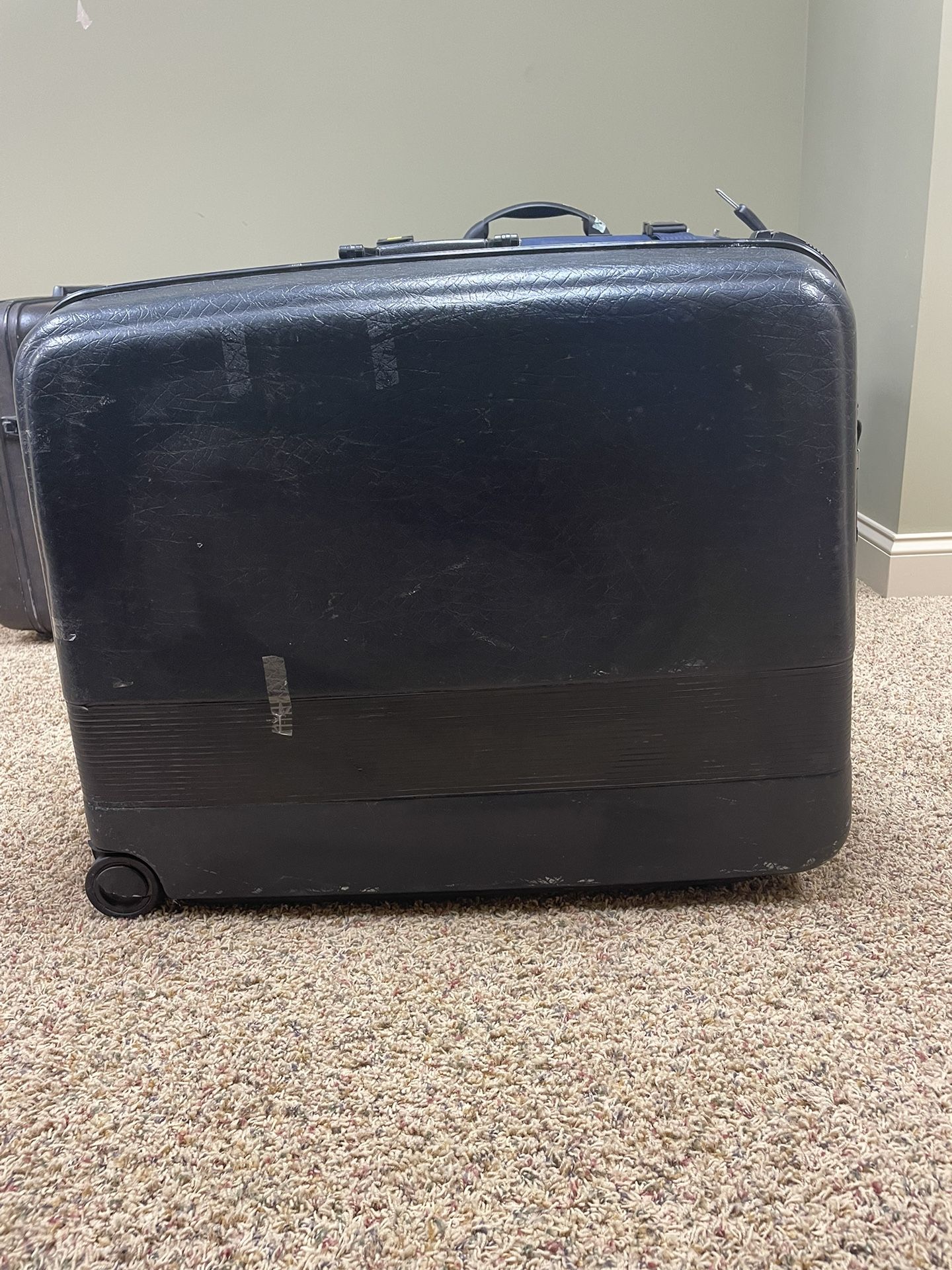 Large Hardcover/softcover Suitcases