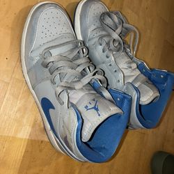 Jordan 1 Chrome / Blue 8.5M Barely Worn 8/10 Condition 