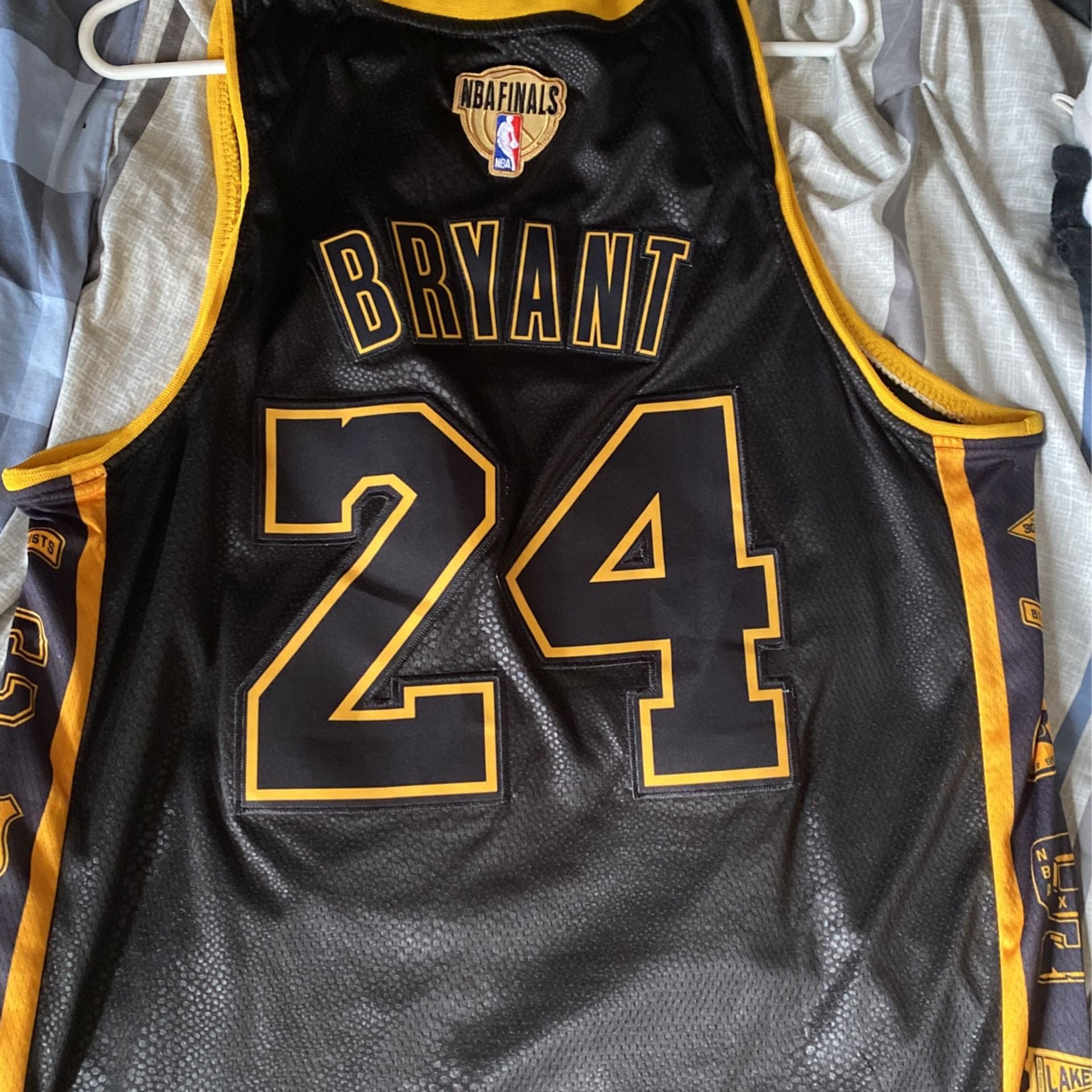 Kobe bryant snake jersey hotsell