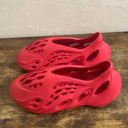 Yeezy Foam Runner Vermillion Size 12