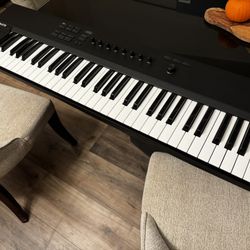 Native Instruments Komplete Control A61 MIDI Keyboard