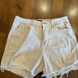 Women’s Judy Blue Plus Size Jean Shorts Shipping Available