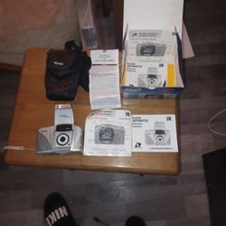 Kodak Advantik Preview Camera W Case And Original Box And Manuel User Guode All Paperwork