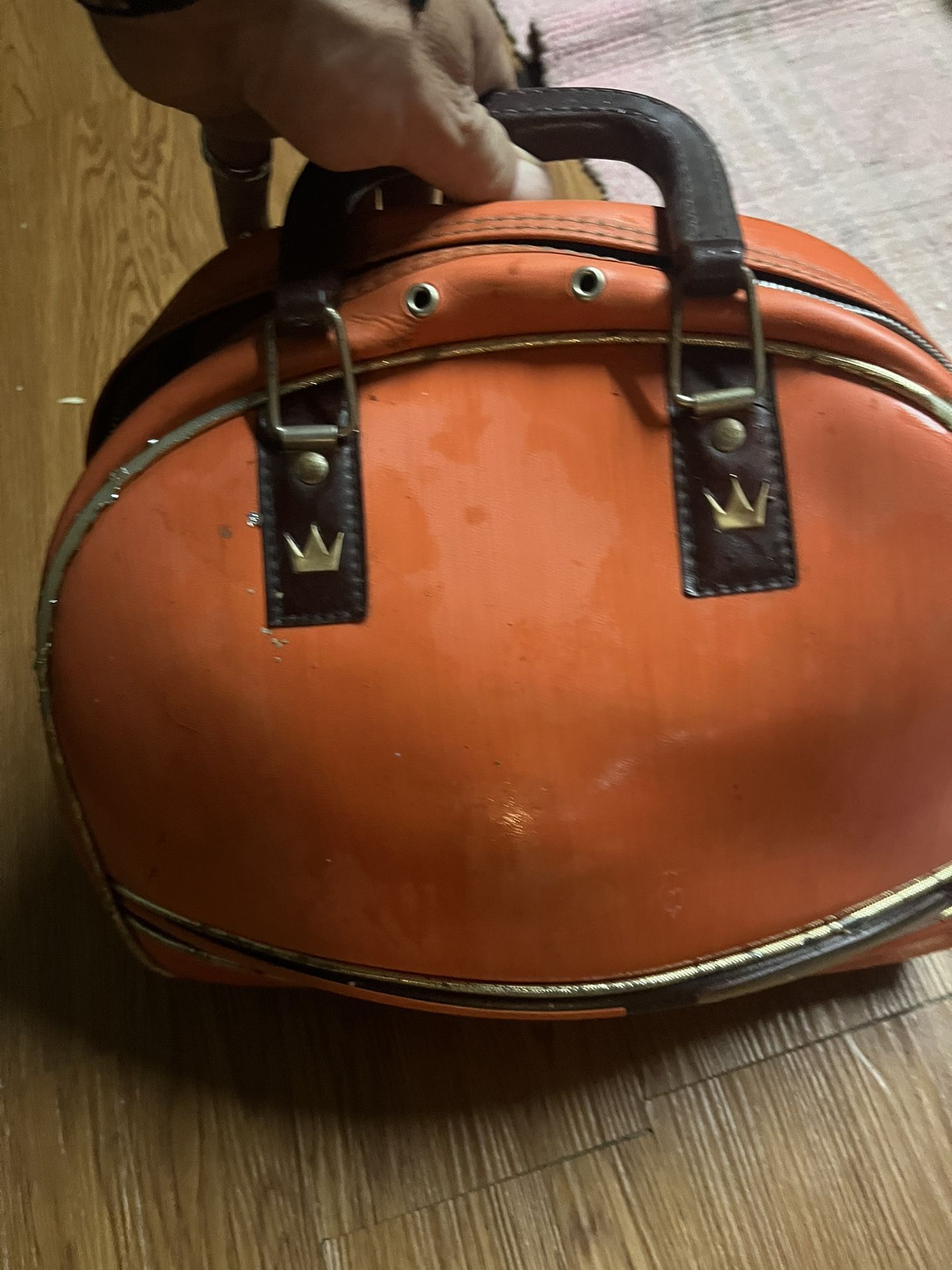 Vintage Light bowling bag with the bowling ball
