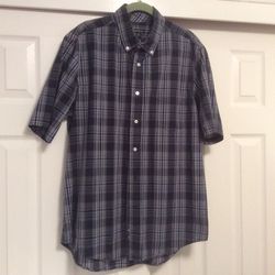 Men’s Size Large Shirts  3New Short  Sleeved  2 Long Sleeved.     5/$20.00