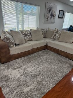 Large L-Shaped Sectional Sofa Beige w/ Rug