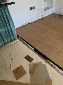 Flooring Vinyl Laminate Hard Wood