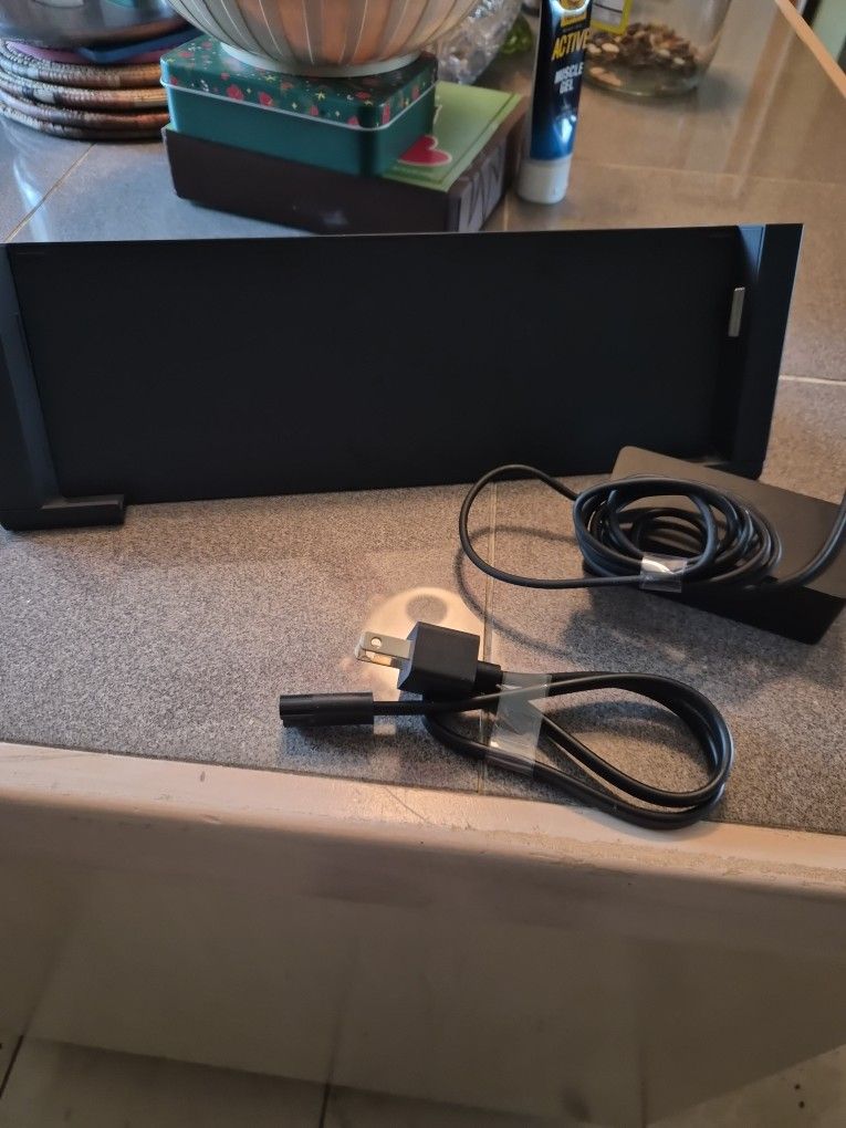 Microsoft 1664 Surface Docking Station With Power Adapter