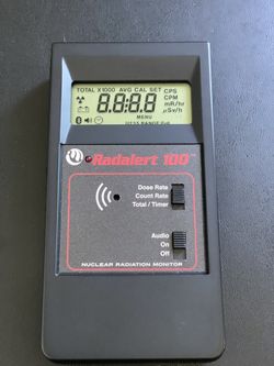 RadAlert 100 Nuclear Radiation Monitor Detector Device Geiger Counter / Meter