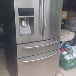 Samsung 28 Cubic Feet French Door Refrigerator 