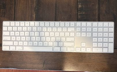 Apple Magic Keyboard with Numeric Keypad - Wireless Bluetooth, Silver