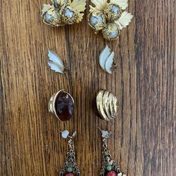 Lot of Vintage earrings