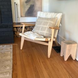 CH25 Like new Lounge Chair 