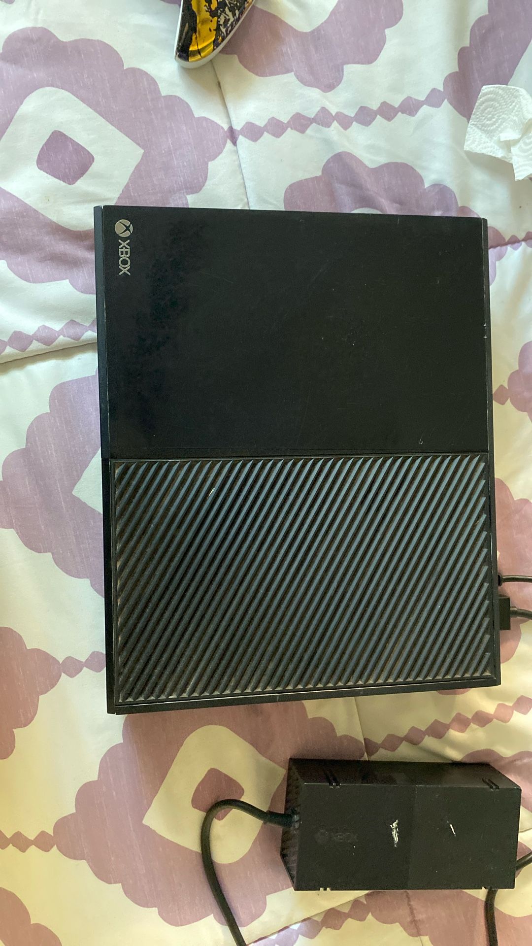 Xbox one great condition comes with controller and plugs