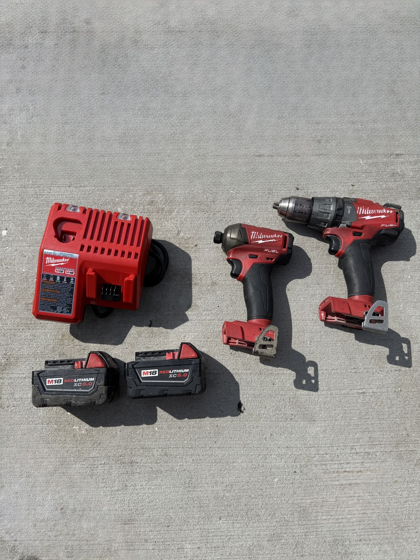 M18 Milwaukee Drills Sit 