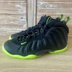NEW! Nike Foamposite One GS Black Volt Basketball Shoes HF0977-001  7Y /WMNS 8.5  Brand new 100% authentic! Check out photos for further details and f