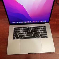 MacBook Pro 2017 15inches Perfect Condition 