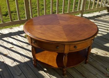 Solid Wood Circle Coffee/Center Table