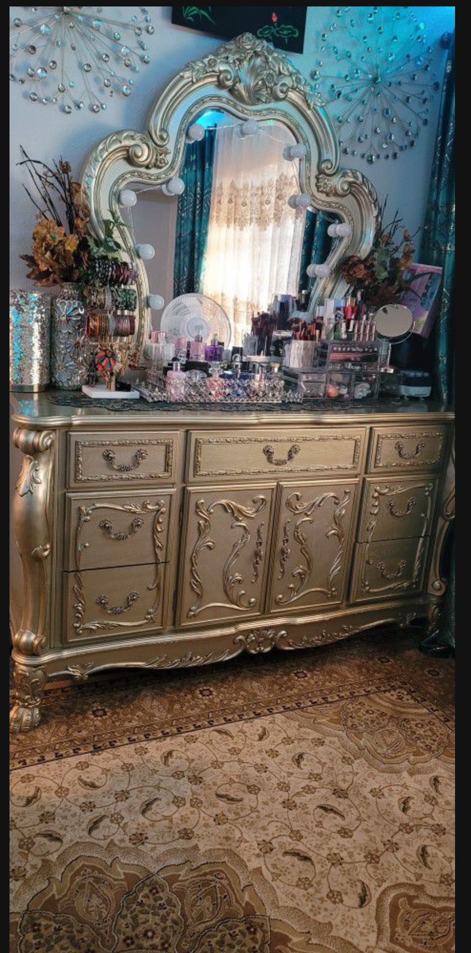 Beautiful Elegant Gold Bedroom Set Includes Bed, 2 Night Stands,  Dresser With Mirror 
