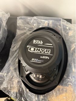 Boss 800 watt speakers ( pair )