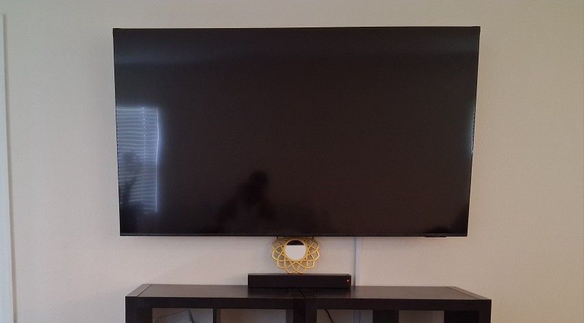 📺 Brand New Samsung 75” TV + Ashley White Sofa Set (Gorgeous!) 🛋️ - Must See!