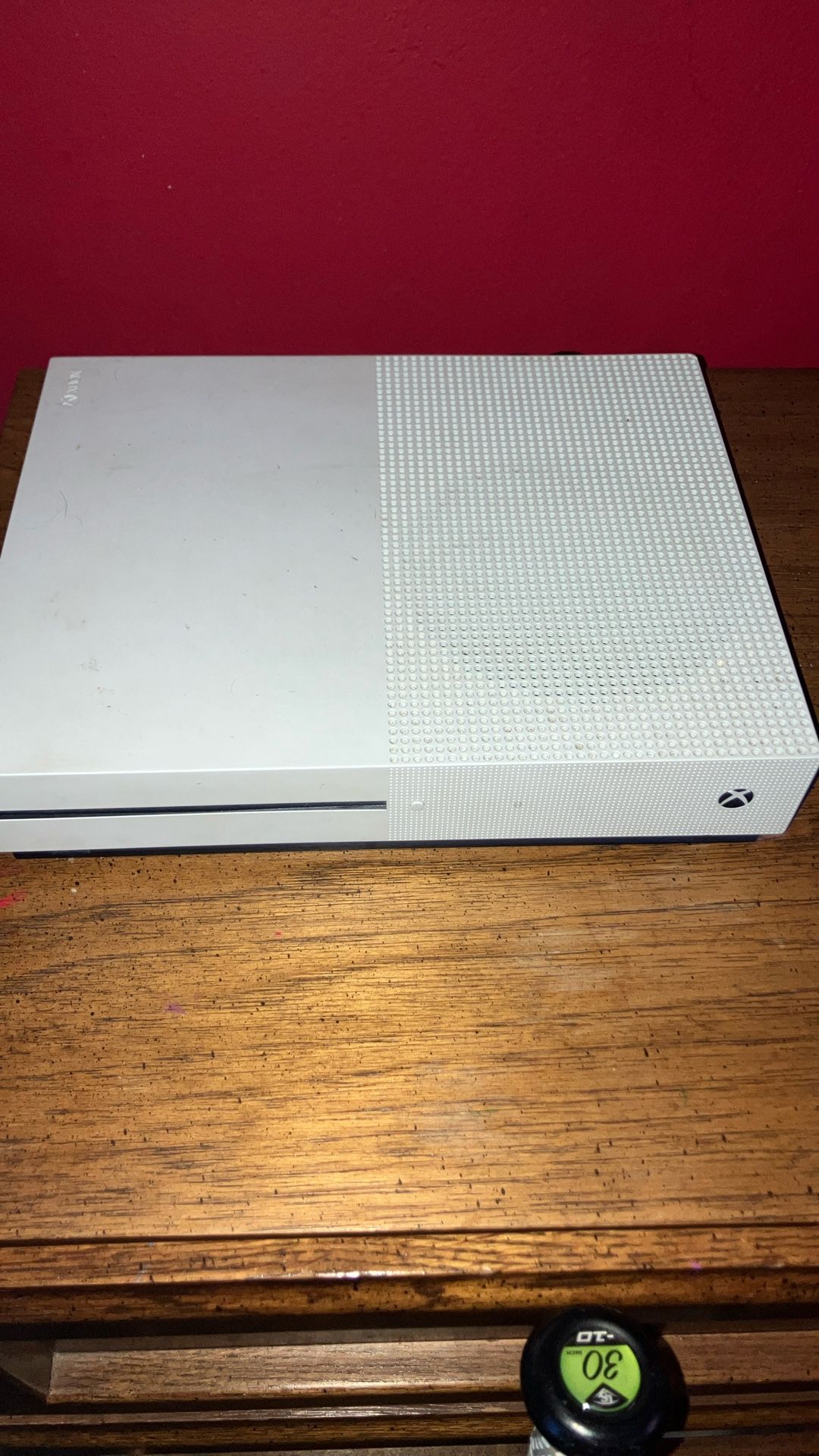 Selling Xbox 1 S It’s In GREAT condition Works Great