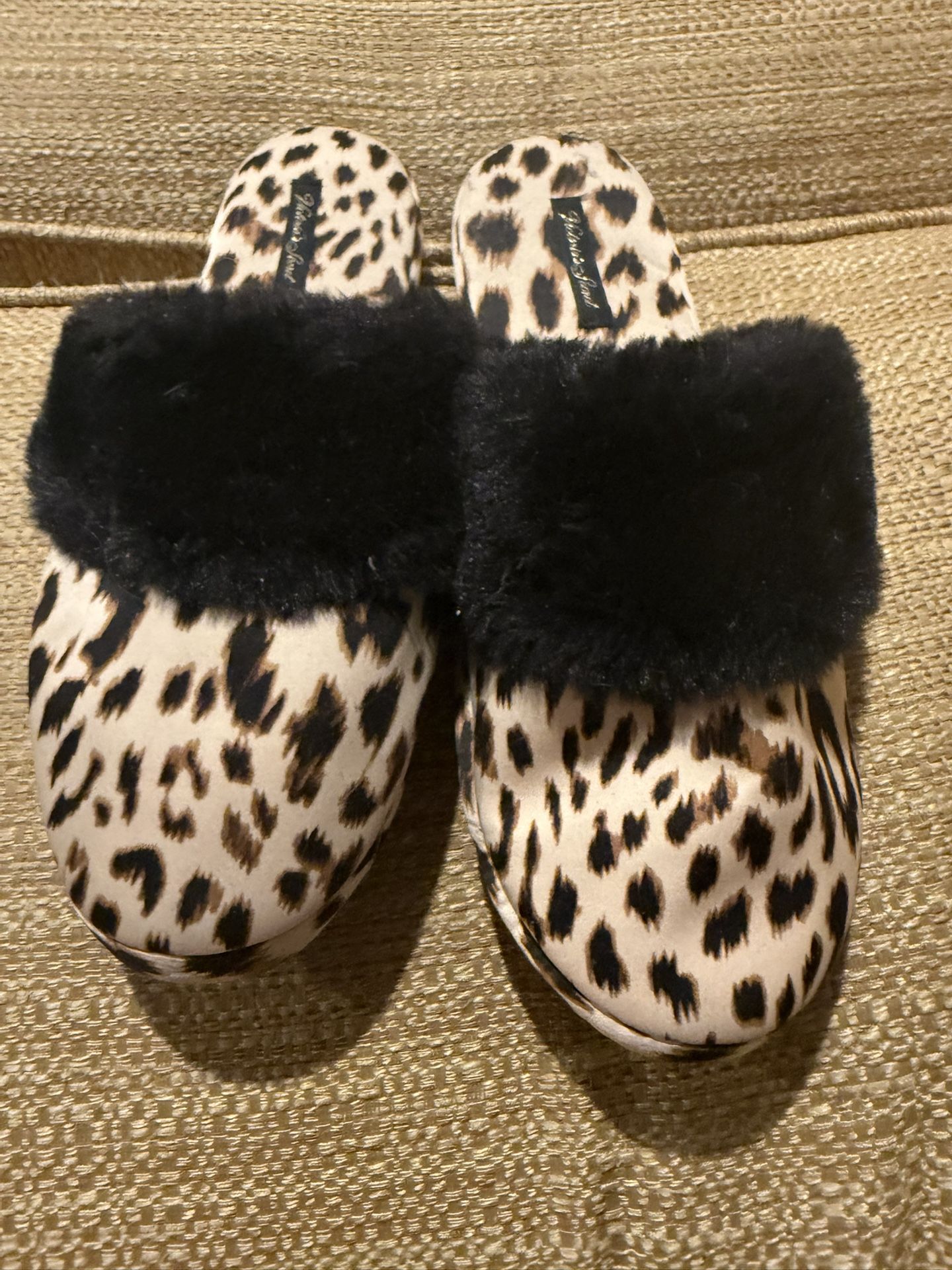 Victoria Secrets Slippers 