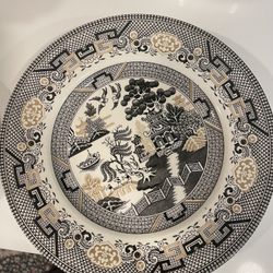 Brand New Dishes Set Of 4 Big Plate And Side Plate