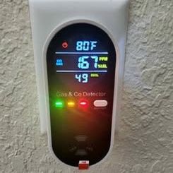 Plug in Carbon Monoxide and Natural Gas Detector for home and travel.
