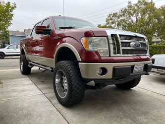 Lariat f150 4x4 Salvage title 5.4 V8 - trade