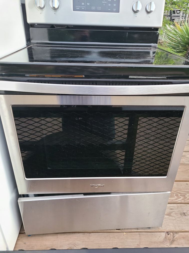 Whirlpool glass top stainless steel. Stove. Electric