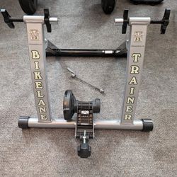 Bike Lane Indoor Bike Trainer - Smooth Ride! Like New!