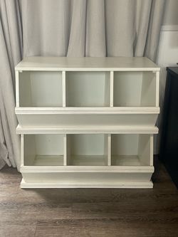 Storage cubby