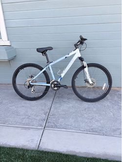 NOVARA PIEDRA MOUNTAIN BIKE 26” Wheels