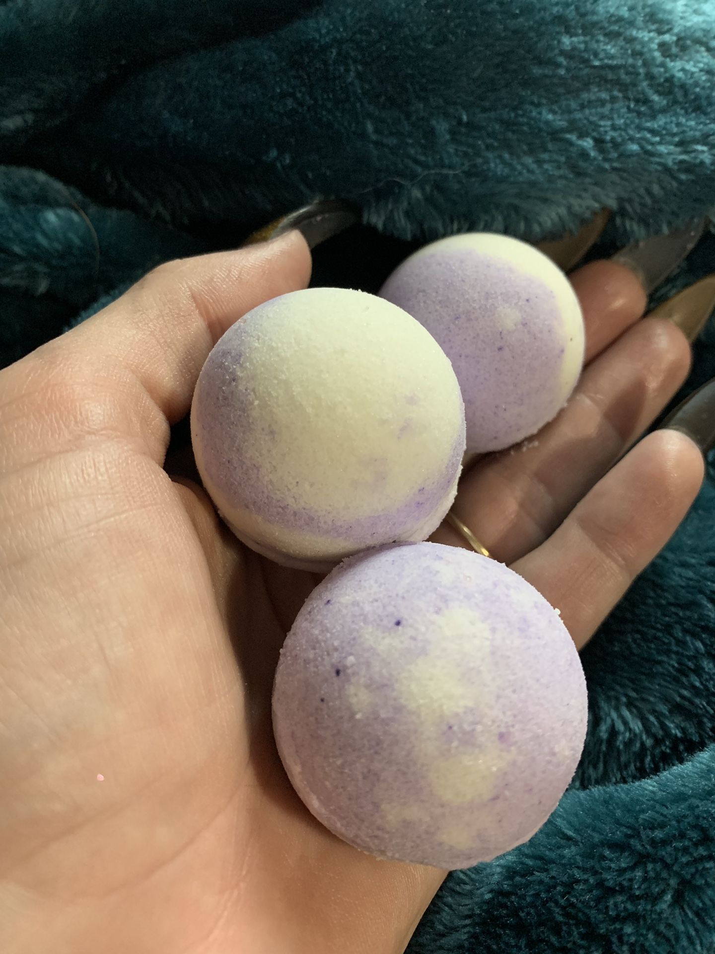 vegan 100% ALL natural Bath bombs (Customs available)