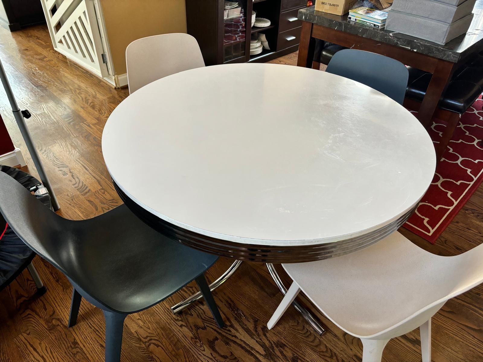 Breakfast Table With 4 Chairs