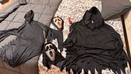 Couples scream costume