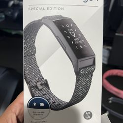 Fitbit Charge 4
