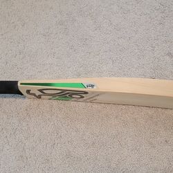 Kookaburra English Willow Bat - 1130 grams