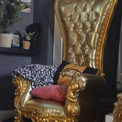 All Gold Throne Chair 