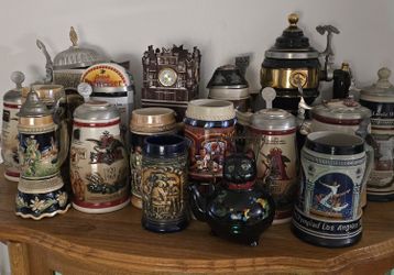 Budweiser And Other Mugs And steins (Collectable) 