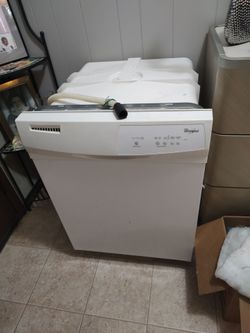 Whirlpool dishwasher White