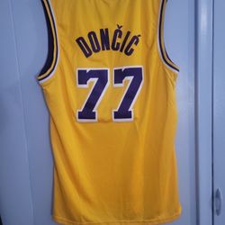  Luka Doncic Los Angeles Lakers Yellow Basketball Jersey SIZE XL ... BRAND NEW