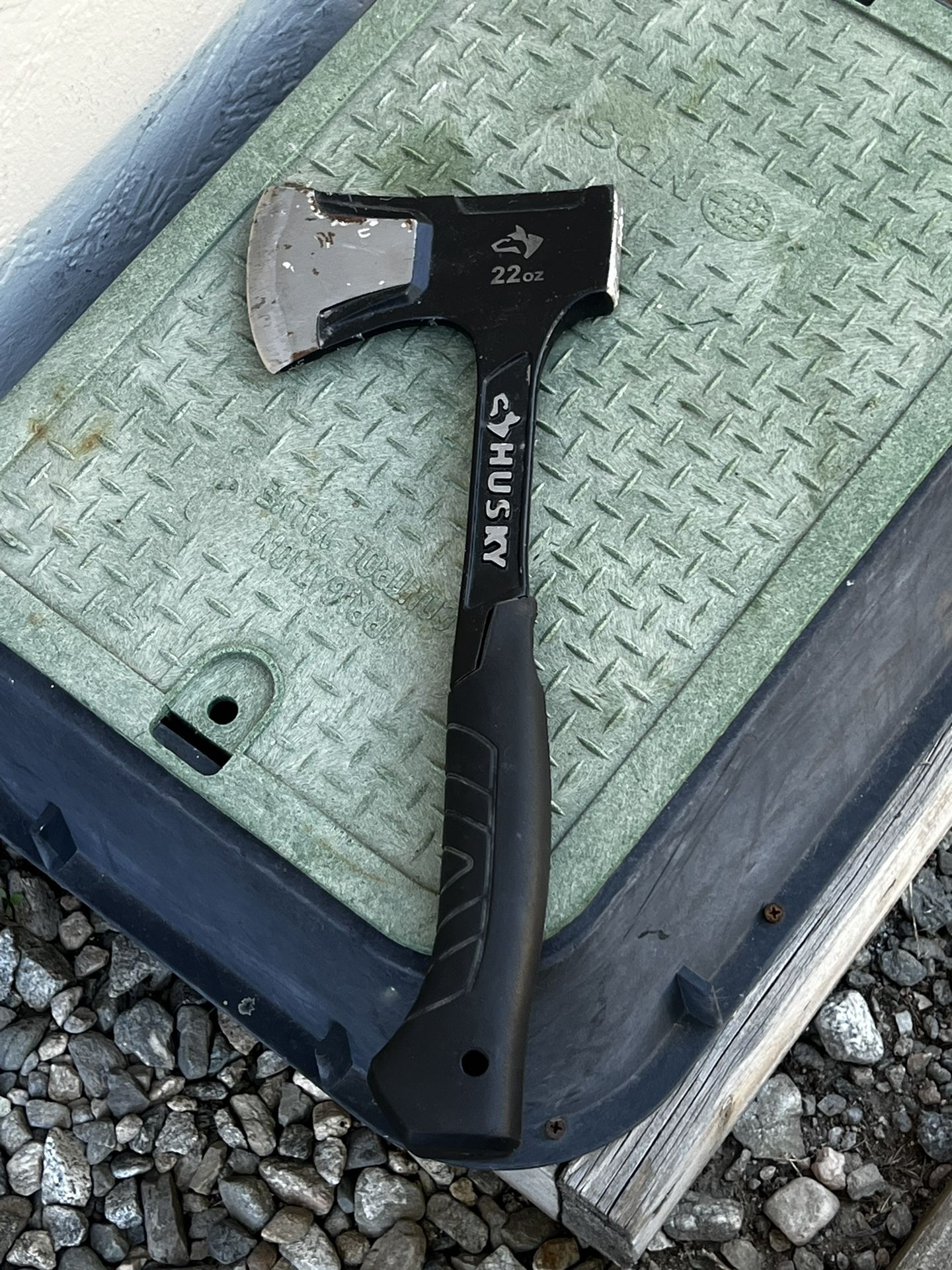 Husky 22oz Camp Axe Hatchet Super Sharp In Excellent Condition Only $10!!!!!
