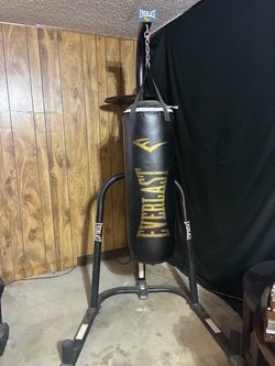 Punching bag / boxing bag with stand and speed bag