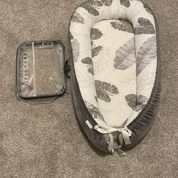 Newborn Lounger