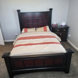 Full Bed Set With Mattress And Nightstand
