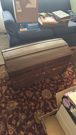 Vintage Chest / Trunk