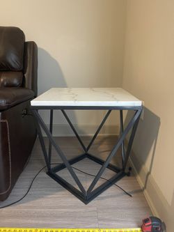 White Marble End Tables And Coffee Table