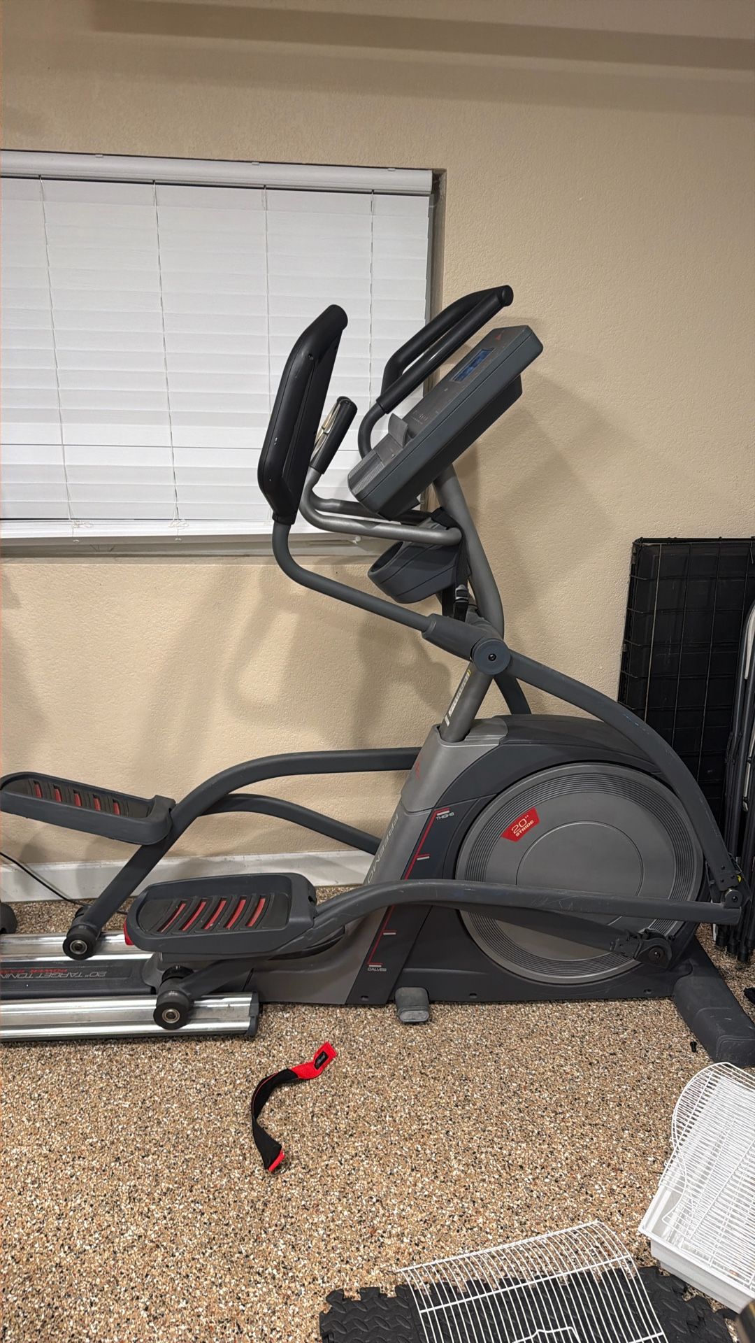 Free Motion 845 Elliptical